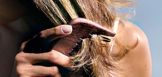 spazzolatura capelli