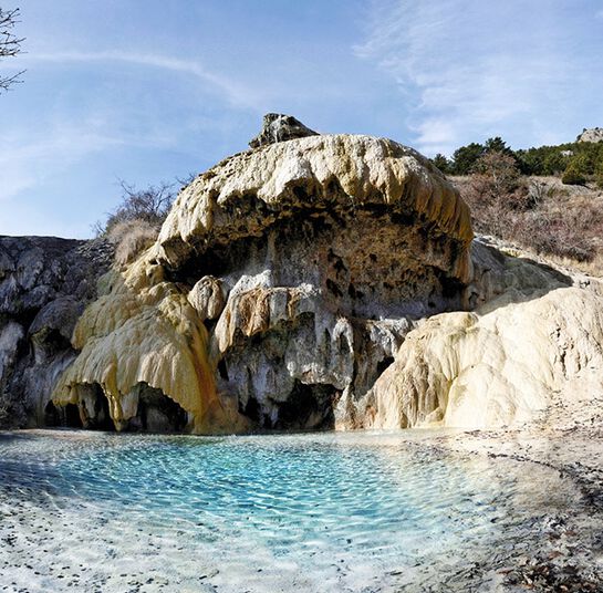 La sorgente d'acqua di Réotier è uno spettacolo naturale