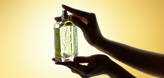 1. Applica il profumo con delicatezza, senza strofinare