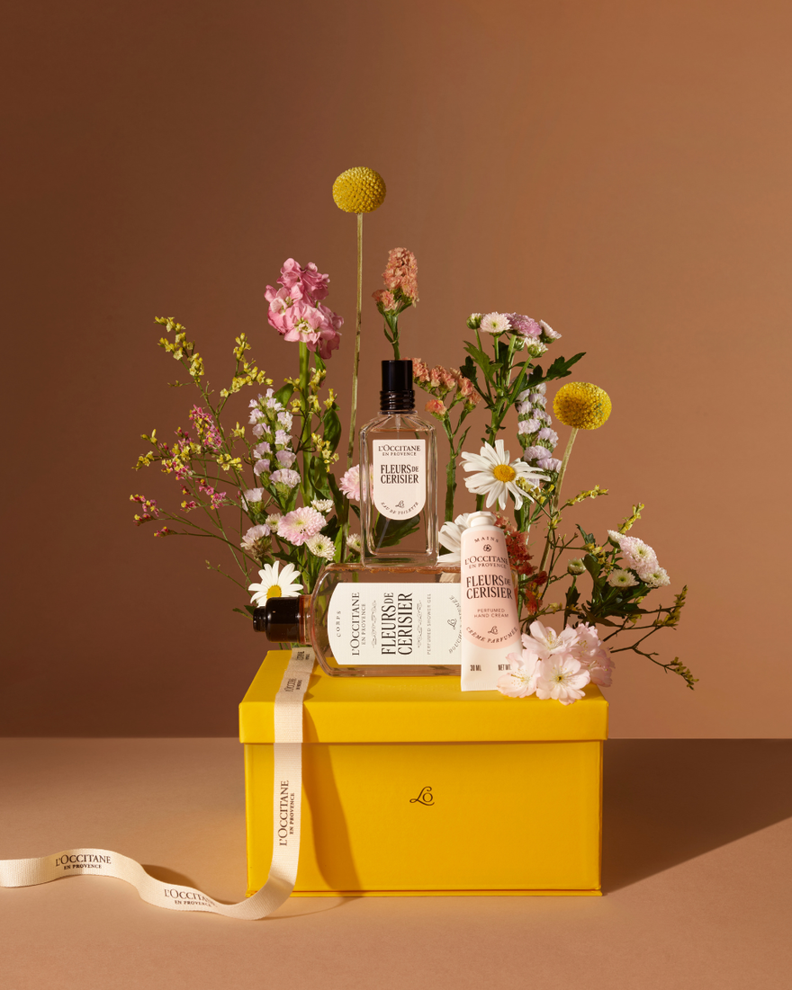 Vedi 4/4 il prodotto Cofanetto Regalo Profumo Fleurs de Cerisier, , RECT