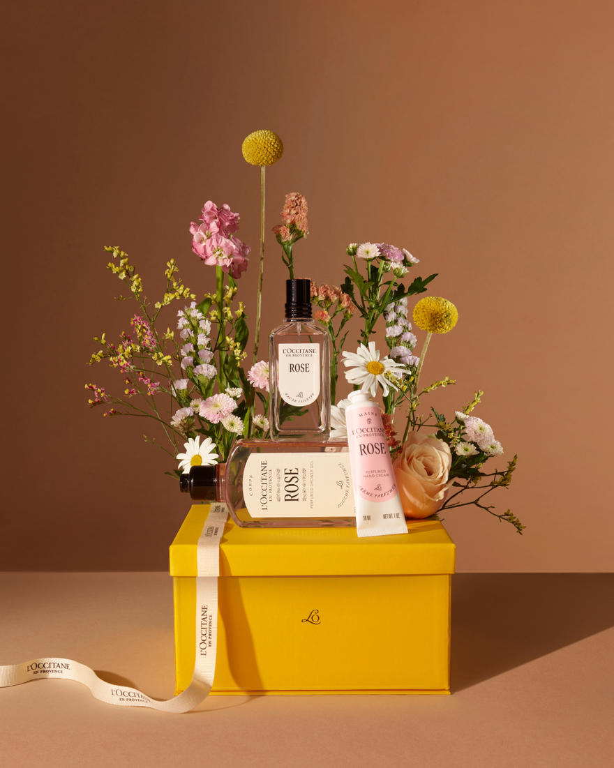 Vedi 4/4 il prodotto Cofanetto Regalo Profumo Rose, , RECT